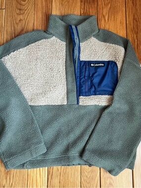 Women’s Columbia Green Sherpa Pullover with Navy Pocket and Cream Yoke